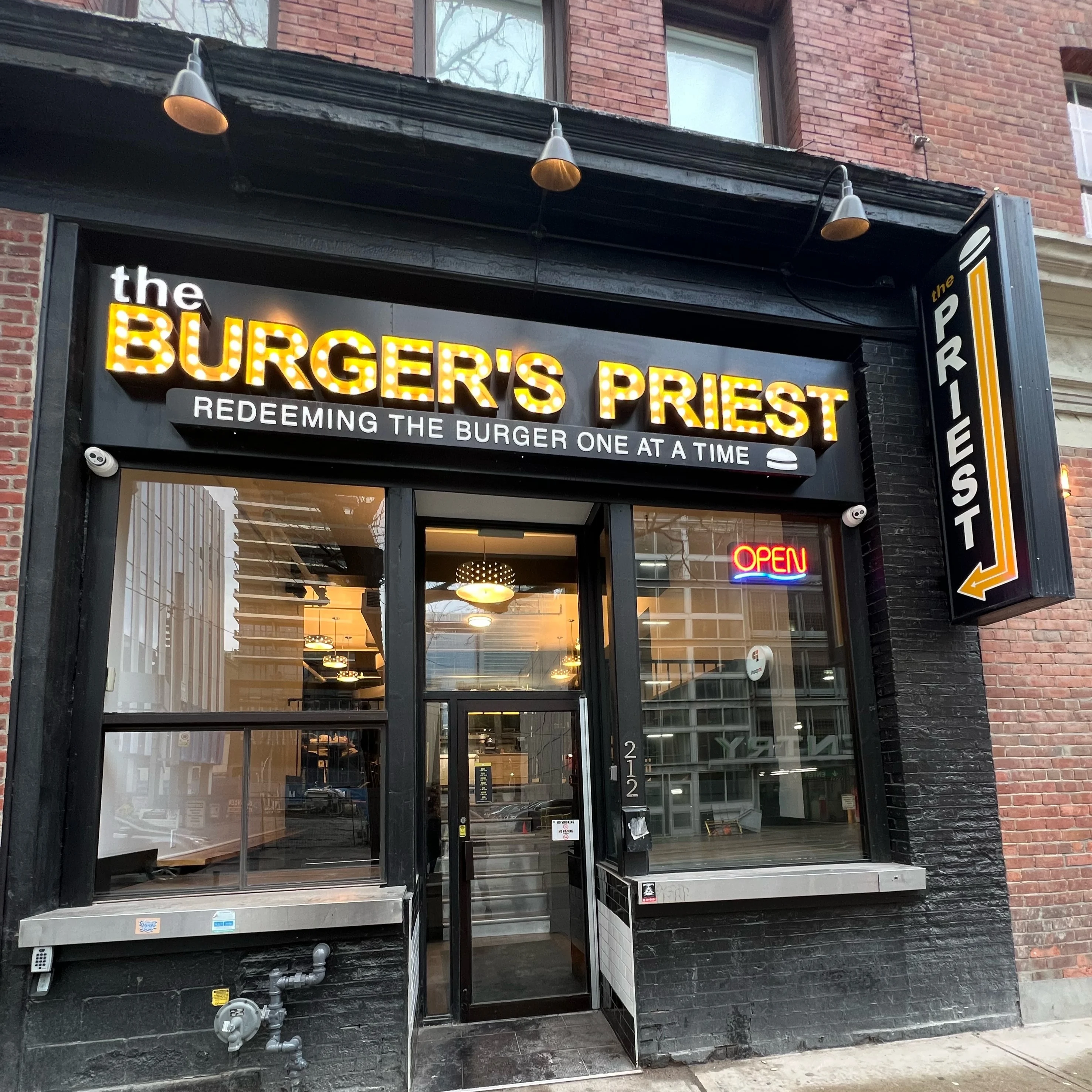🙏 The Burger’s Priest Franchise: A Cult-Favorite Burger Concept with Serious Potential