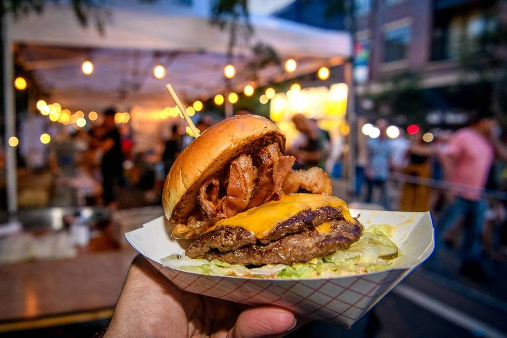Chicago’s Biggest Burger Festival Returns: Roscoe Village Burger Fest 2025